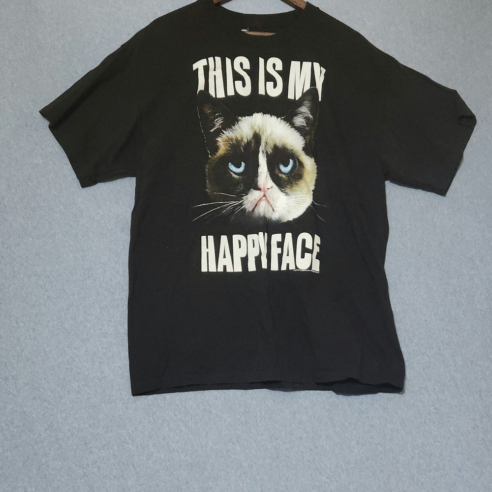 Grumpy Cat "This is My Happy Face" tee shirt. Size XL